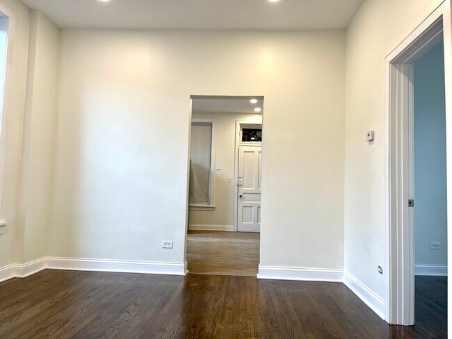 Building Photo - 3009 S Parnell Ave