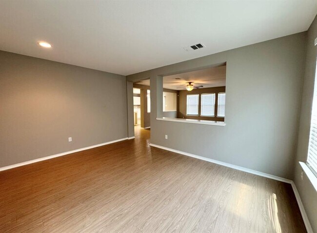 Foto del edificio - 109 Kendall Cove