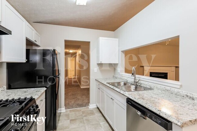 Foto del edificio - 206 Red Oak Dr