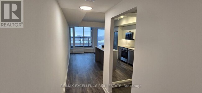 Building Photo - 2 Manderley Dr