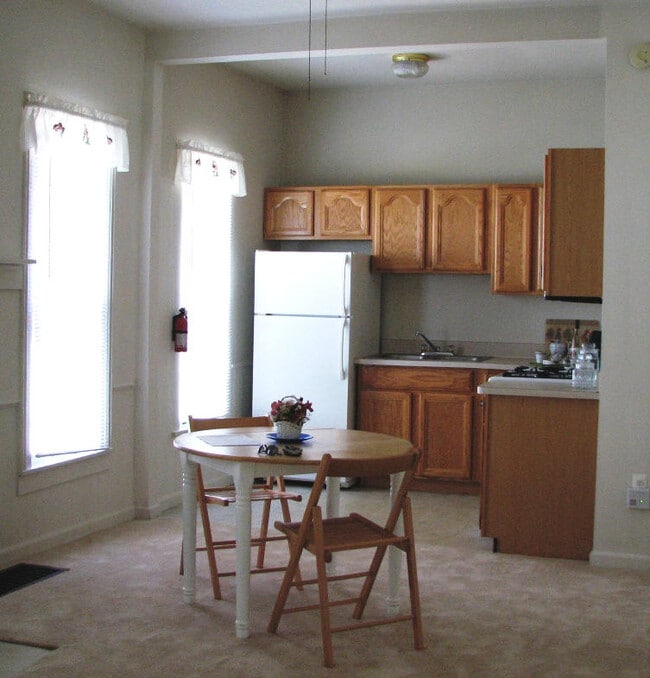 504 Kitchen - 504 E Clinton St.