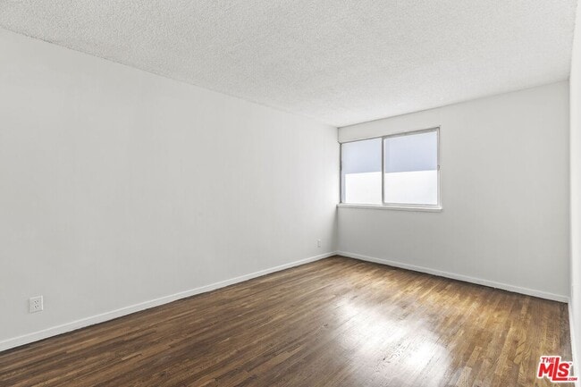 Foto del edificio - 1233 Barry Ave