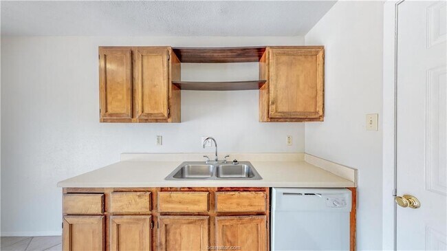 Building Photo - 1004 Verde Dr