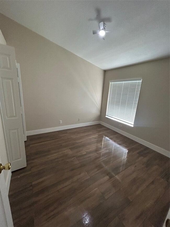 Foto del edificio - 214 Eldron Blvd NE