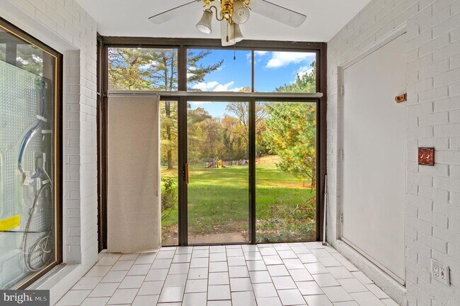 Foto del edificio - 5482 Cedar Ln