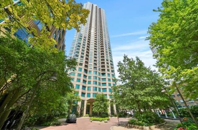 Photo - 400 N La Salle Dr (Chicago, IL) Apartment