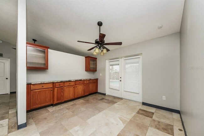 Foto del edificio - 637 Regency Way