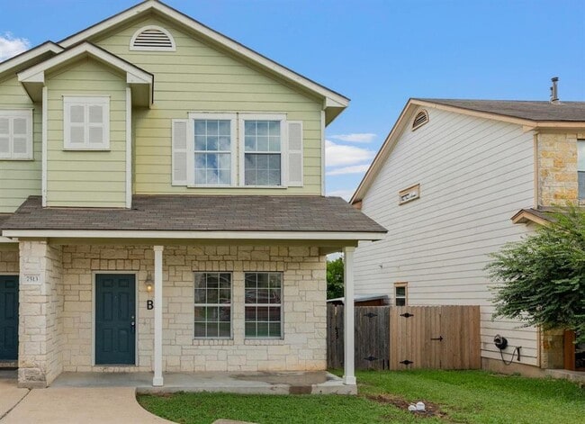 Building Photo - 7513 Lazy Creek Dr