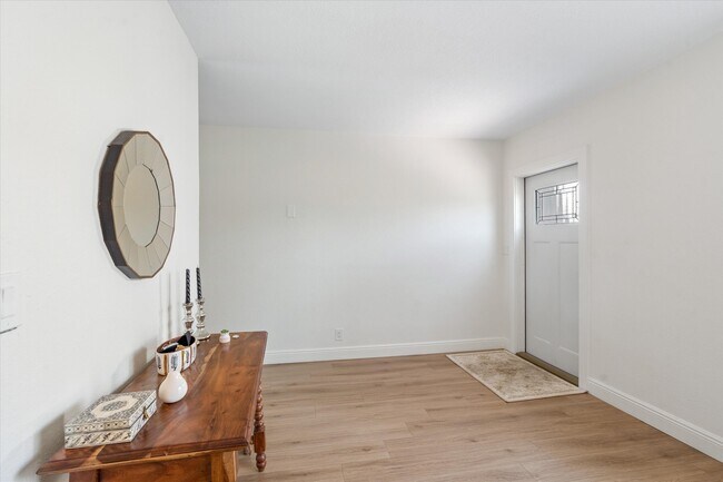 Foto del edificio - 4921 NE 23rd Ave