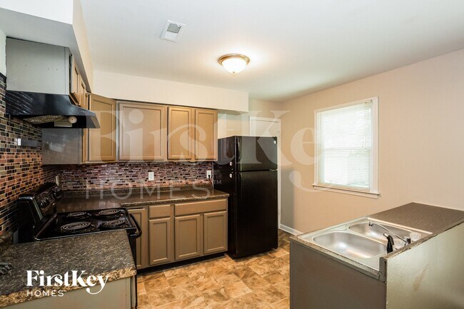 Foto del edificio - 4438 Windsor Rd