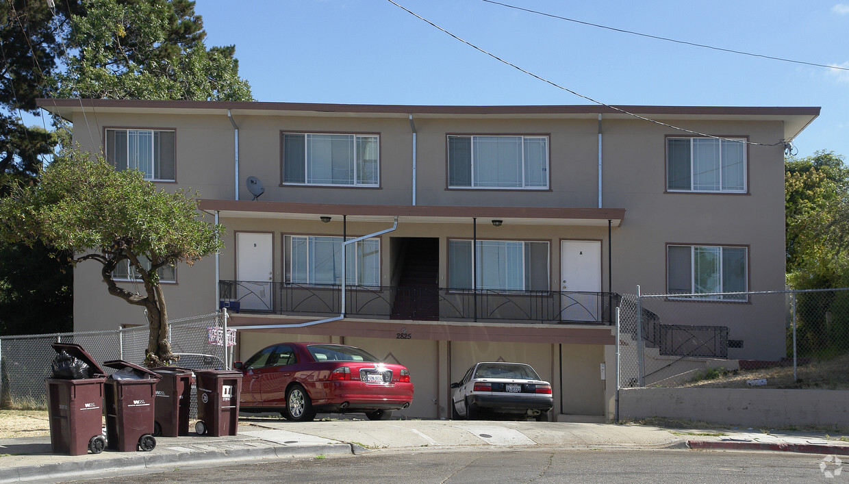 Primary Photo - 2825 Garden St