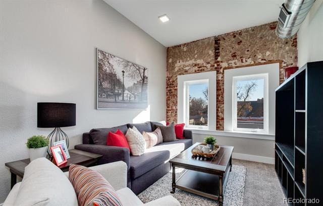 Primary Photo - 300 S Logan St