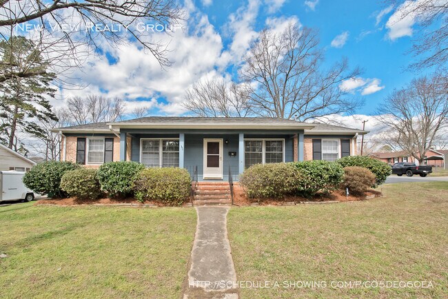 Building Photo - 3729 Woodleaf Rd