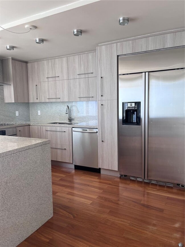 Foto del edificio - 881 Ocean Dr