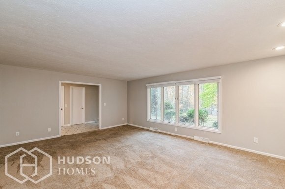 Building Photo - AVAILABLE NOW! - 8625 Tanglewood Trl, Chag...