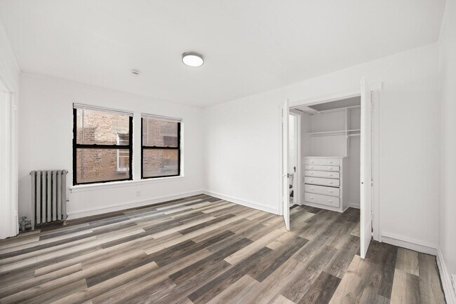 Foto del edificio - 156 N Central Ave