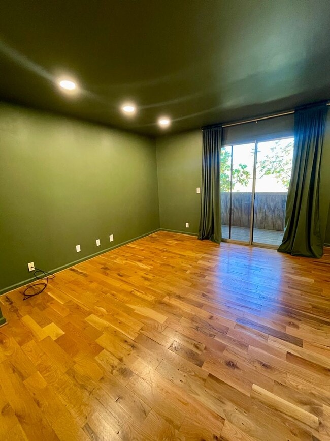 Foto del edificio - 515 Basswood Ave