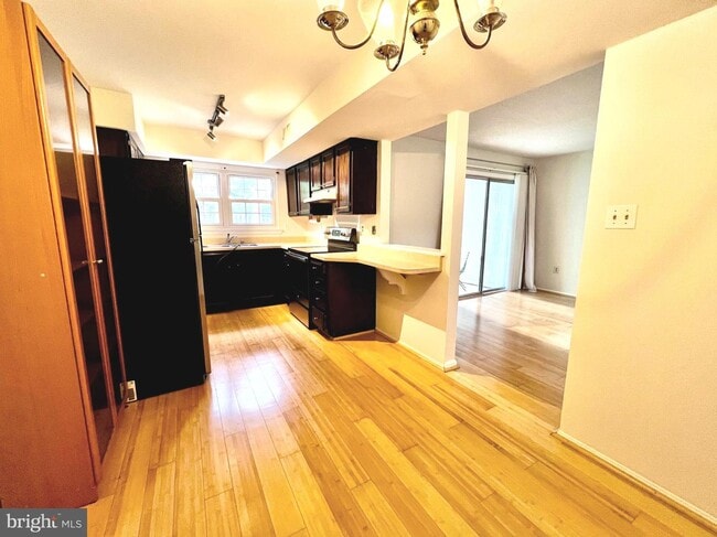 Building Photo - 7723 Inversham Dr