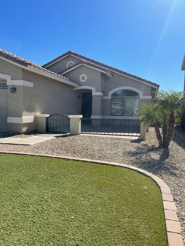 Building Photo - COMING SOON! Beautiful 3 Bed 2 Bath Home in Buckeye