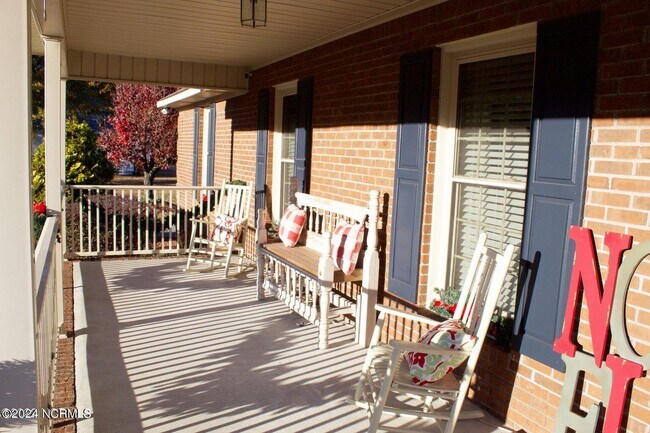 Foto del edificio - 810 Wildwood Pointe Dr