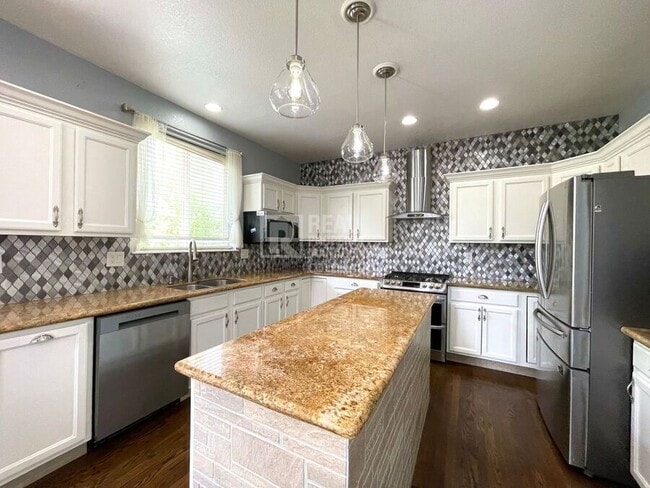 Building Photo - 6305 S Ukraine Ct
