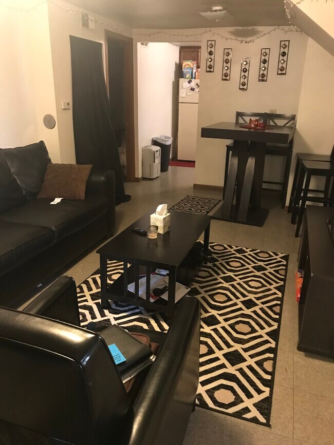 Foto del edificio - 815 W 26th St