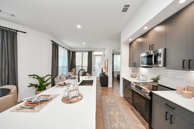 Foto del edificio - 15635 Memorial Dr