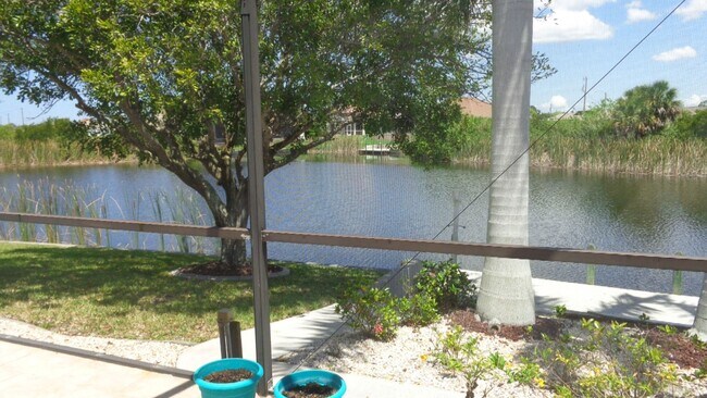 Foto del edificio - 1207 NW 18th St