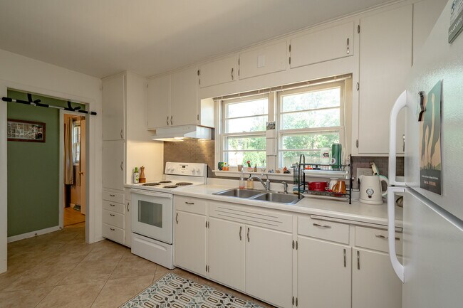 Photo - 2214 H St House