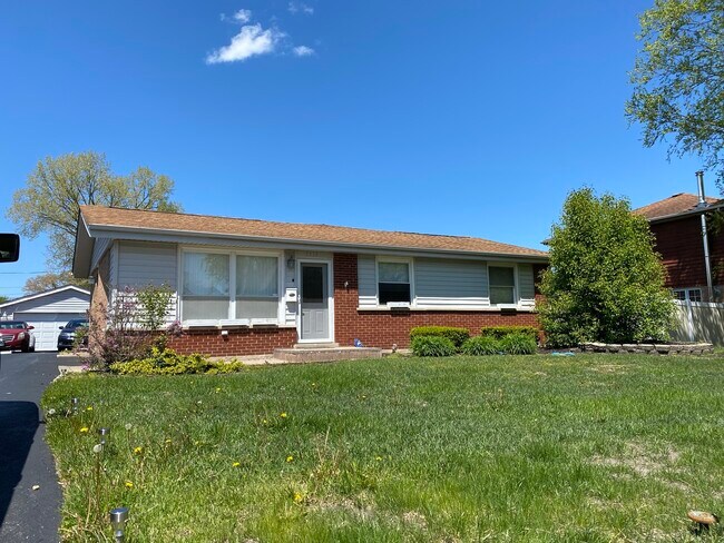 Building Photo - 5510 Fairway Dr