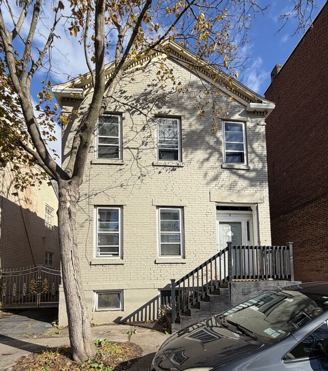 Building Photo - 11 Jefferson St