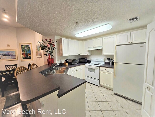 Building Photo - 2 br, 2 bath House - 5050 Fairways Cir E301