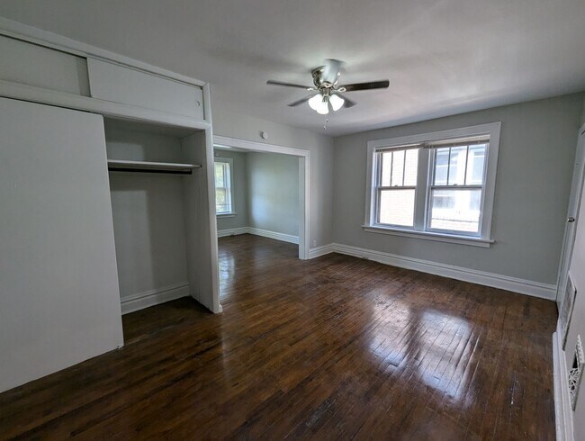 Foto del edificio - 4750 S Grand Blvd