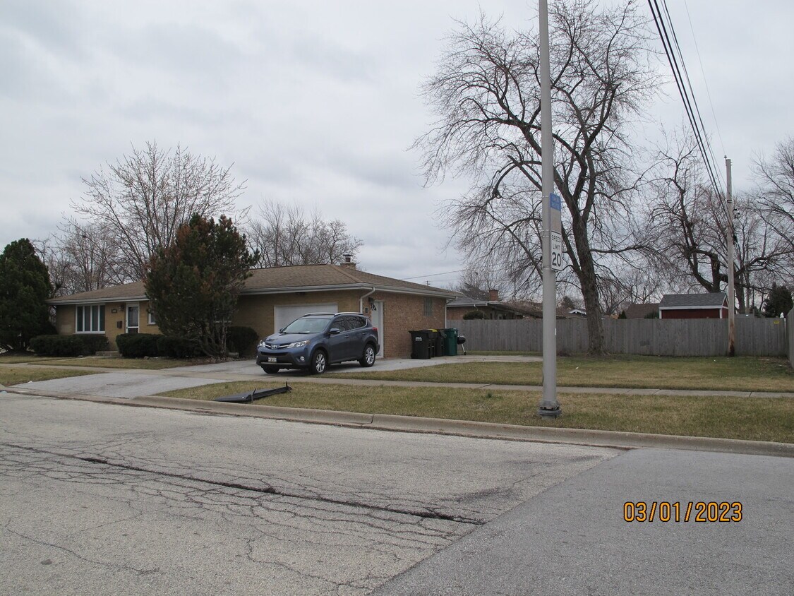 11000 McVicker Ave, Chicago Ridge, IL 60415 House Rental in Chicago