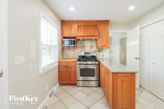 Building Photo - 2006 Red Forest Rd