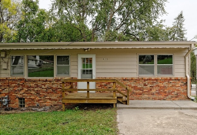 Building Photo - 8307 S 38th St