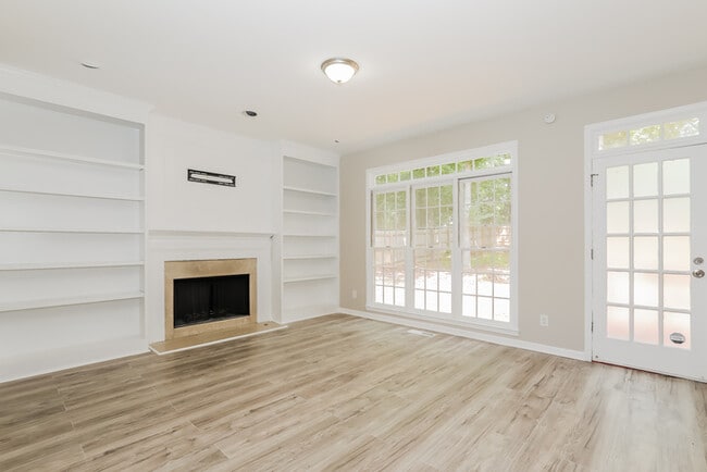 Building Photo - 1702 Woodstone Cove SE