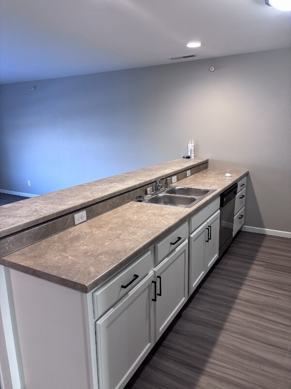 Foto del edificio - 609 1st Ave SW