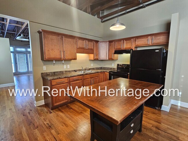 Foto del edificio - WOW!!.....GORGEOUS LOFT APARTMENT!!!!....DOWNTOWN VILLA RICA