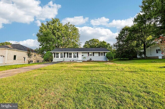 Building Photo - 7200 Vellex Ln