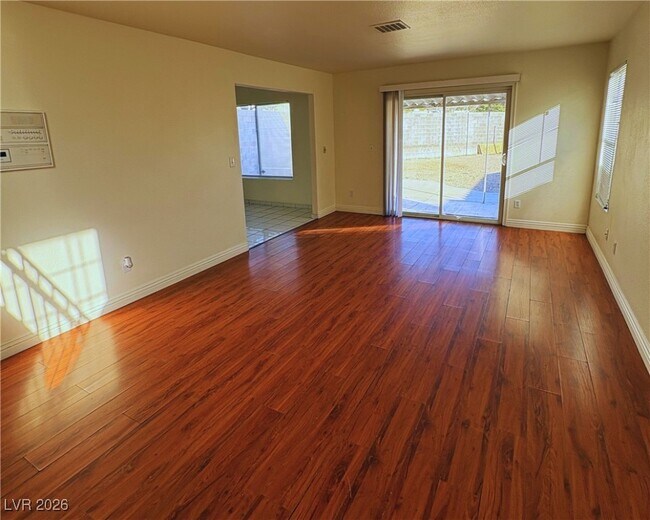 Foto del edificio - 4548 Aviation St