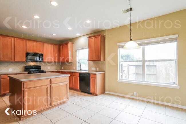 Building Photo - 8310 Clover Leaf Dr