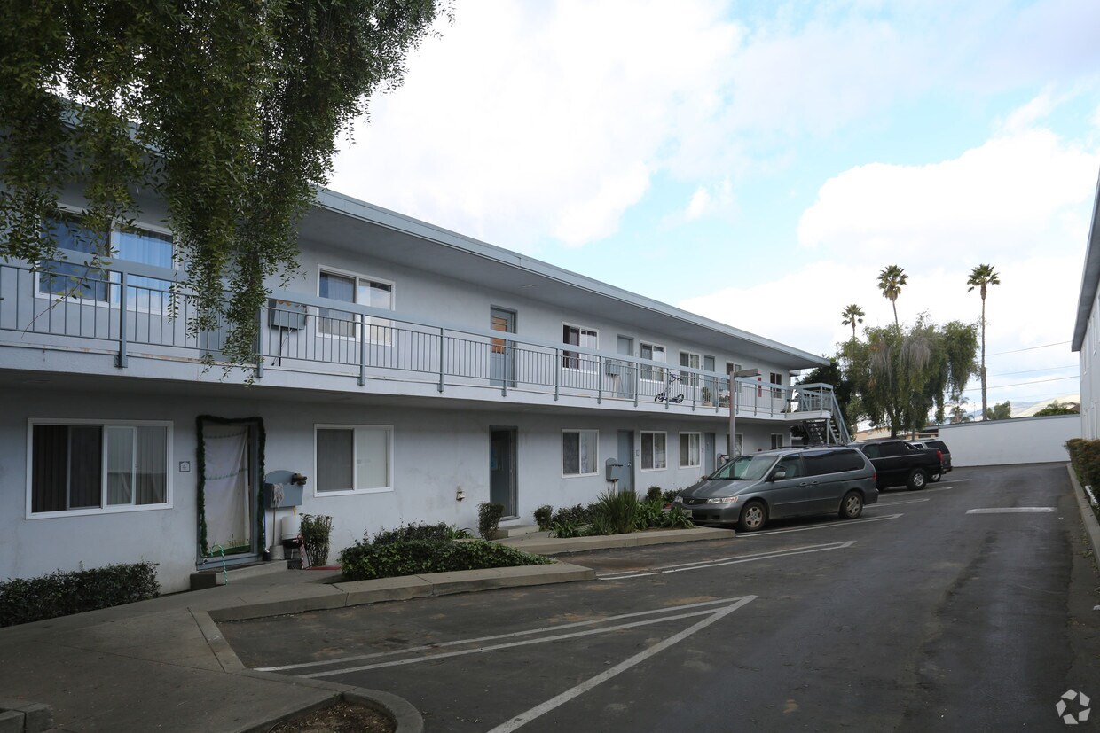 Foto del edificio - Ambassador Apartments
