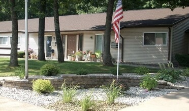 Building Photo - 300 Sand Hill Manor Dr