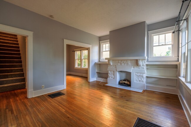 Building Photo - **LEASED** Renovated Historic East Nashvil...