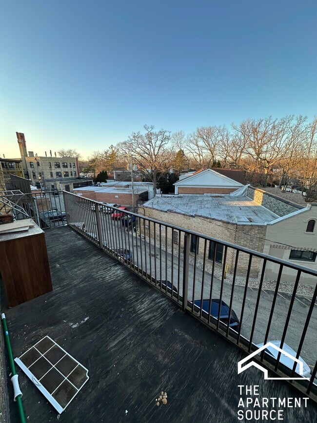Building Photo - 730 Judson Ave
