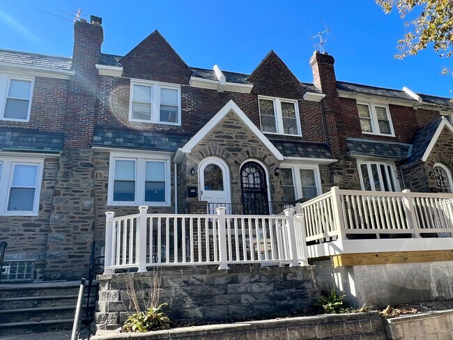Foto del edificio - Stunning 3-Bedroom, 2-Bathroom Townhouse i...
