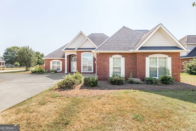 Building Photo - 136 Roseine Dr