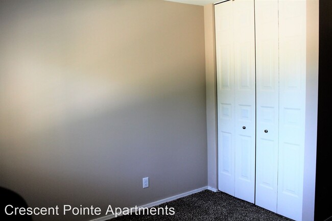Building Photo - 621 Crescent Dr
