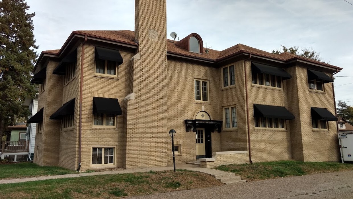 Primary Photo - 2621 N Harrison St